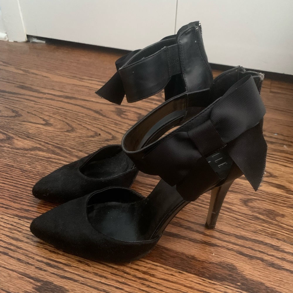 Size 9 Elle brand black bow high heels
